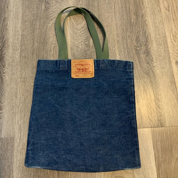Levi's Handbags - 🌈Levi’s Bag 13 1/2 x 13 1/2”